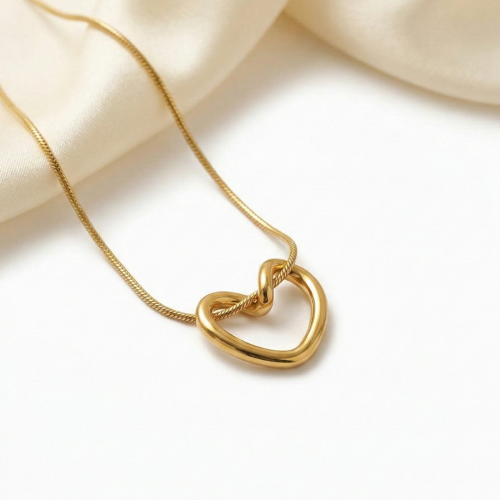 Élise Eternal Heart Necklace