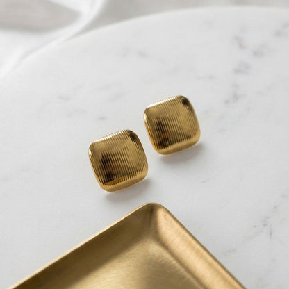 The Éclat Square Stud