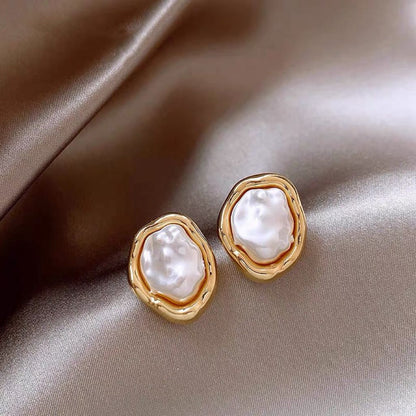 Aurélia Baroque Pearl Gold Earrings